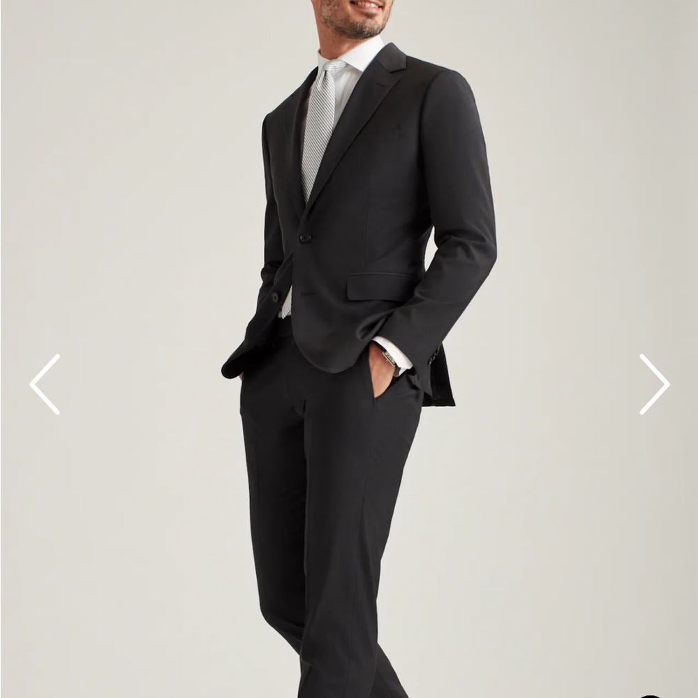 NWT Bonobos Italian performance suit.